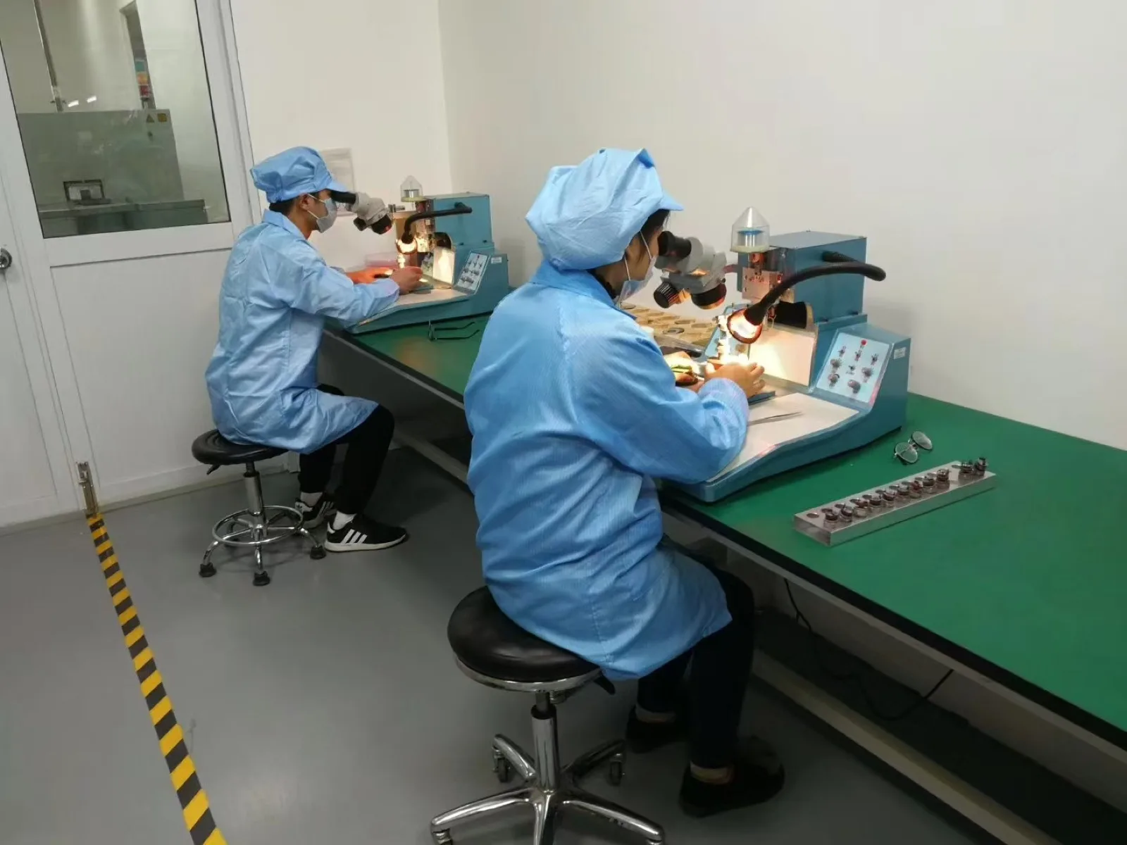 Pressure-sensor production and inspection fixture.